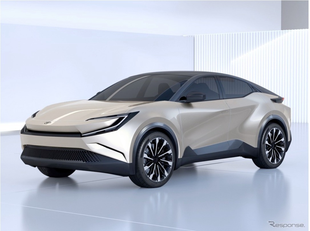 Toyota's compact SUV "C-HR" seems to be undergoing a full model change soon.